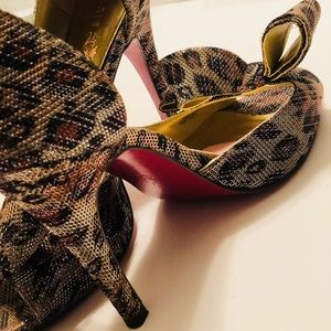 Paris Hilton stilettos 7.5